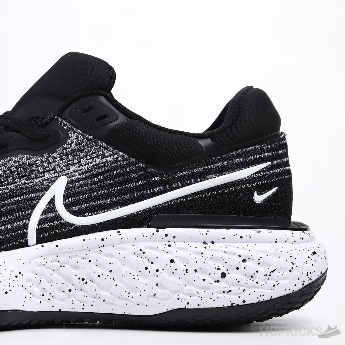 zoom x invincible run flyknit